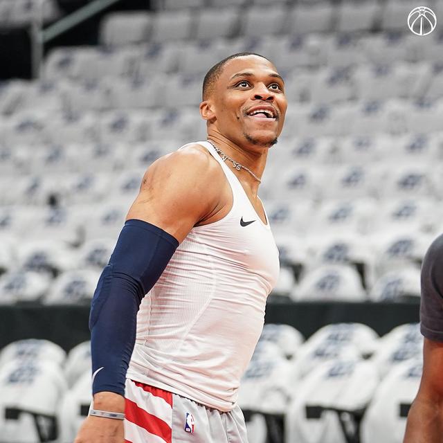 华体会hth这也行？今晨罗马手感冰凉尼斯围绕NBA总决赛官宣签约，赛前瓦伦西亚完成体检的简单介绍